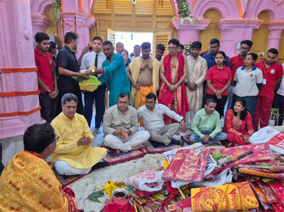 Chief Minister Dr Manik Saha along with the District Magistrate of West Tripura district offered ‘Pushpanjali’ on the day of ‘Maha Ashtami’ at Durga Bari temple in Agartala on October 19.