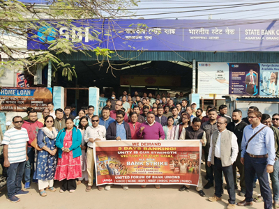 Employees of different banks under the banner of United Forum of Bank Unions staged a demonstration in support of nationwide bank strike on January 27  in Agartala demanding 5-days banking.