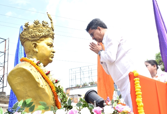 Chief Minister Dr Manik Saha paid floral tributes to a statue of Maharaja Bir Bikram on the occasion of his birth anniversary at Agartala on August 19.
