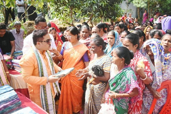 A clothing distribution program was organized in Ward No. 4 area under the initiative of Sonatani Hindu Sena in Agartala on October 17.