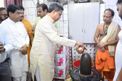 Chief Minister Dr Manik Saha participates in Somnath Swabhiman Parv at Shiva temple in Agartala on May 11.