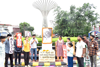 Members of AIDSO pay floral tributes to poet Kazi Nazrul Islam on his birth anniversary in Agartala on May 26.