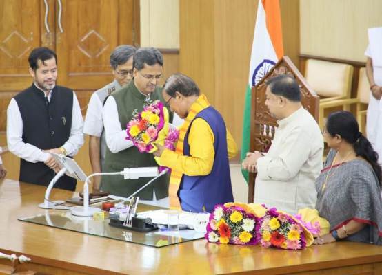 Chief Minister Dr Manik Saha along with Leader of Opposition Jitendra Chaudhury, Congress Legislature Party leader Birajit Sinha, TMP and IPFT leaders and Chief Whip Kalyani Saha Roy, along with other leaders, escorted unanimously elected new Speaker of Assembly Rampada Jamatia to the Speaker’s chair on March 18.