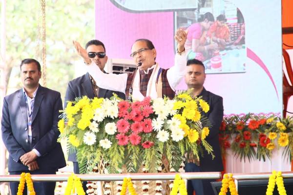 Union Minister for Agriculture, Farmers' Welfare and Rural Development Shivraj Singh Chouhan along with Chief Minister Dr Manik Saha attended the State Level Program to Commemorate the Launch of VB-GRAMG at Swami Vivekananda Maidan in Agartala and inaugurated different projects of the Rural Development Department on February 11.