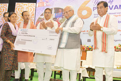 Chief Minister Manik Saha and central minister Manohar Lal attended the distribution of benefits under PM SVANidhi Scheme at Muktadhara Auditorium in Agartala on May 31.