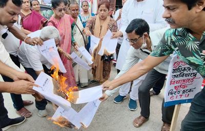 CITU burned copies of the new labour codes during a protest rally at Agartala on May 12.