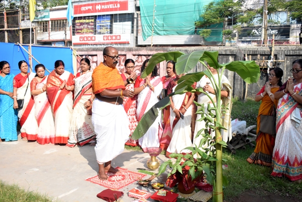 Glimpses of Maha Shasti Puja in a community Durga Puja pandal in Agartala.