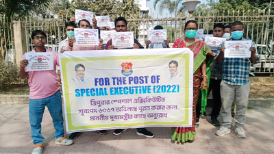 Job aspirants organised a protest in front of Chief Minister’s official residence in Agartala on February 10 seeking special executive jobs.