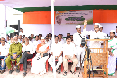 Tripura Pradesh Congress Committee(TPCC) president Ashish Kumar Saha stages a sit-in demonstration in front of Congress Bhavan on October 1.