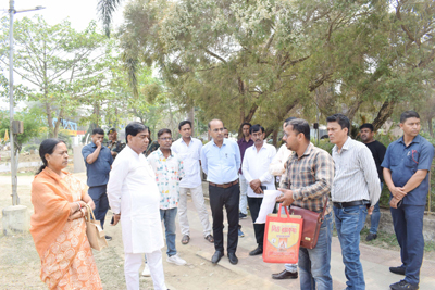 Mayor of Agartala Municipal Corporation (AMC) Dipak Majumder inspected Howrah market areas in Agartala on March 11 for new construction.