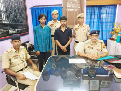 Two chain snatchers were arrested by Amtali police station on May 14.