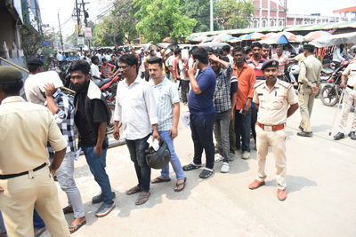 Vendors make large queues to collect tokens for the Chaitra Mela sale at Agartala Municipal Corporation (AMC) on March 24.