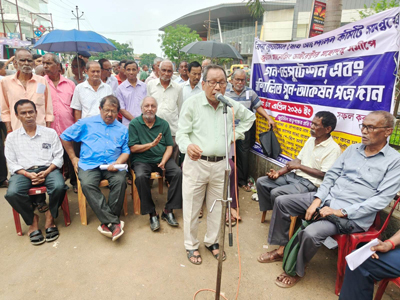 Jute Mill workers organised protests in Agartala on April 4 demanding clearance of their dues at Agartala on April 4.