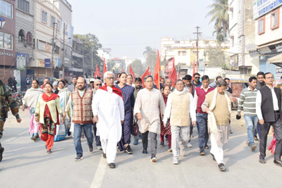 Former Chief Minister Manik Sarkar and CPIM Politburo member Jitendra Chaudhury participated in a rally organised to support the nationwide strike called by trade unions in Agartala on February 12.