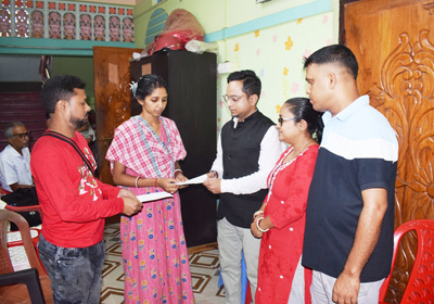 Sadvabna NGO hands over financial assistance to the little Manasre who has been suffering from rare SMA disease.