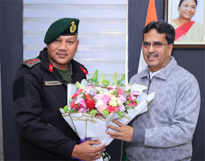 Brigadier Nishant Chandel, Deputy Inspector General 21 Sector, Assam Rifles called on Prof. (Dr) Manik Saha, Chief Minister of Tripura on the celebratory occasion of the latter's 72nd birthday. During the interaction in Agartala on January 8, the Chief Minister was briefed on the prevailing security scenario in the state as well as measures to enhance civil-military cooperation.
