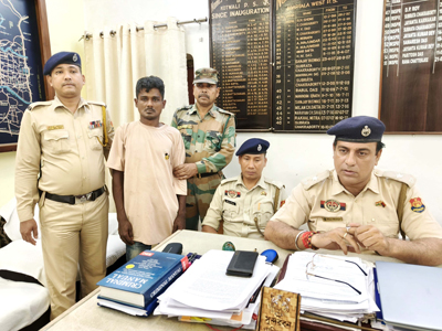 One Bangladeshi nationals detained during illegal border crossing by BSF, later handed over to West Agartala police station on March 30.