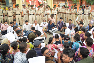 TET qualified aspirants staged a protest in front of Agartala town hall before their march towards the residence of Chief Minister in Agartala on August 29.