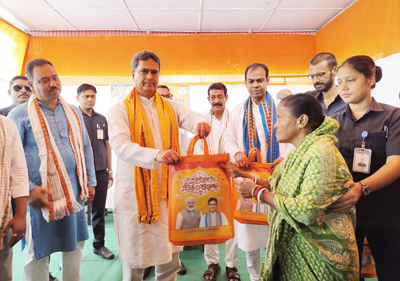 Chief Minister Dr Manik Saha participated in a clothes distribution ceremony in ward number 32 of Agartala on October 5.