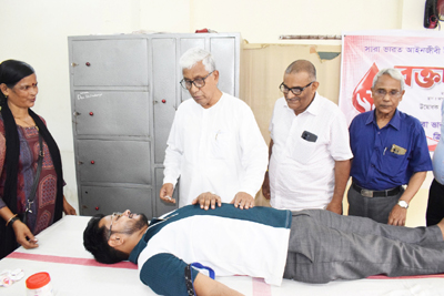 Former Chief Minister Manik Sarkar attended a blood donation camp organised by All India Lawyers Union to mark the state conference at Agartala on August 8.