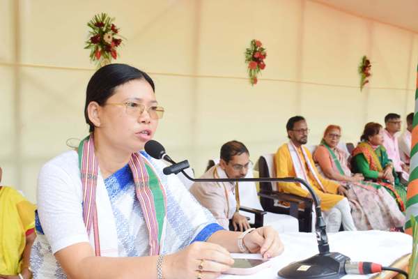 Industries and Commerce Minister Santana Chakma paid tributes to Kabiguru Rabindranath Tagore on his birth anniversary at Agartala on May 9.