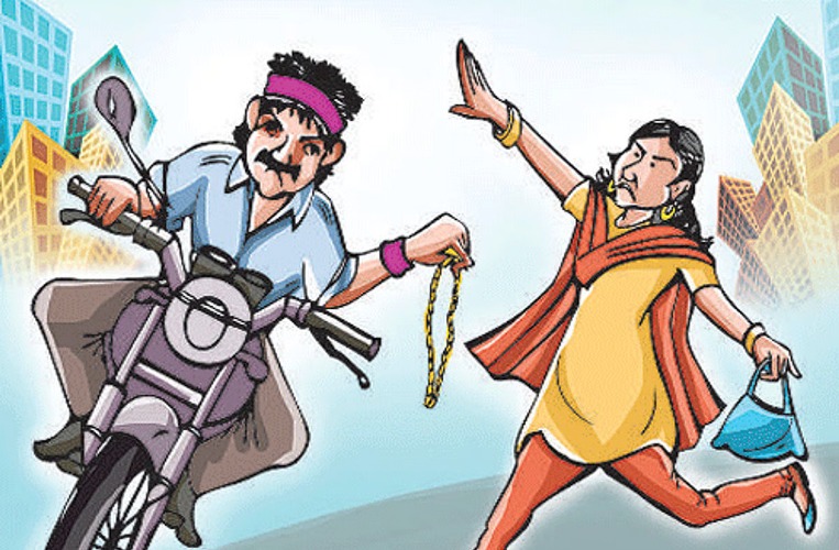 Bikers snatch gold chain in broad daylight at Ramnagar; CCTV footage aids probe