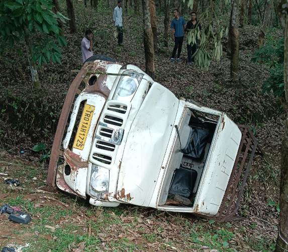 Two killed, 12 injured in road mishap while returning from Tipra-Motha campaign rally at Hezamara