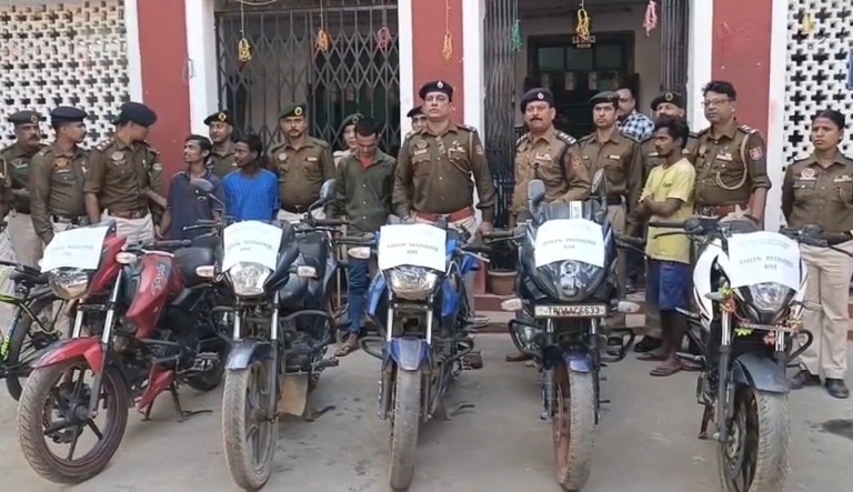 City police burst a big gang of bike lifters, 4 arrested and five missing bikes recovered