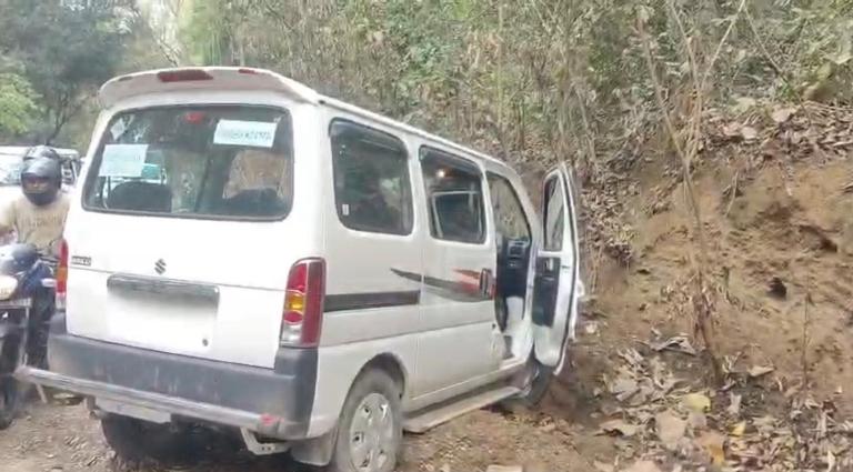 Car and e-rickshaw collision near Sepahijala zoo, one died, 9 injured